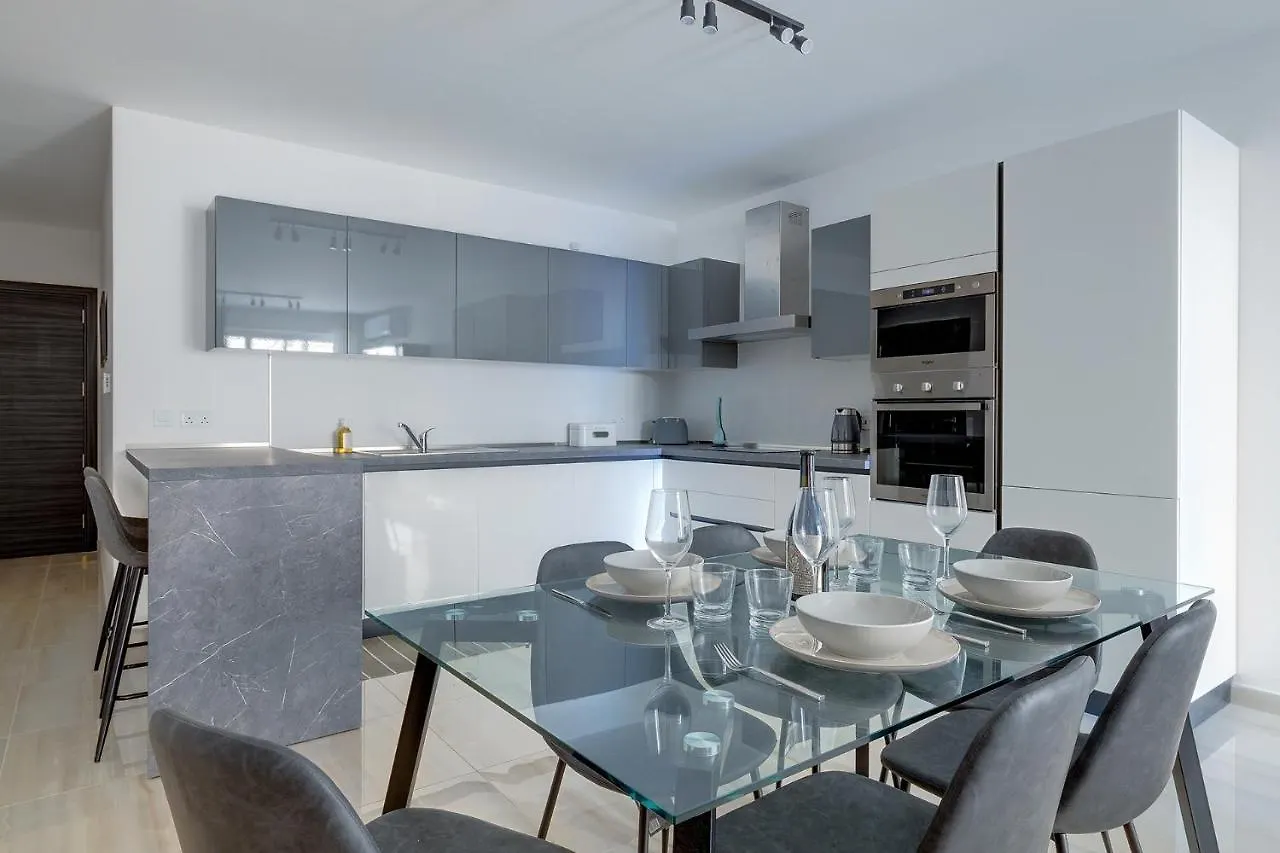 Chic 2Br Apartment, Ideal Location Ta Xbiex 0*,