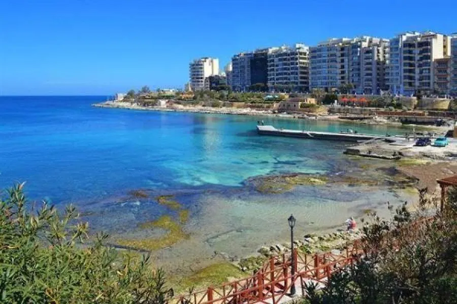 Chic 2Br Apartment, Ideal Location Ta Xbiex 0*,  Malta