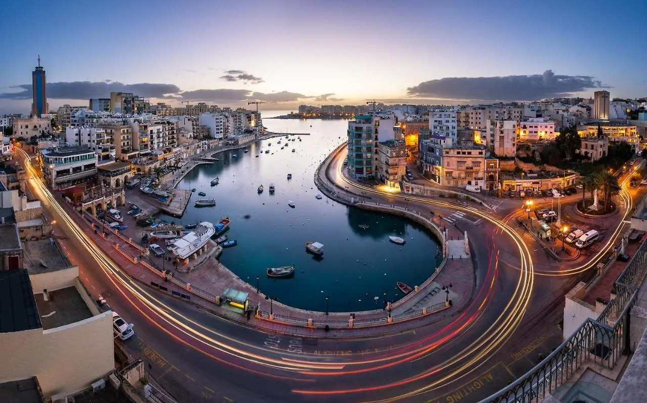 Chic 2Br Apartment, Ideal Location Ta Xbiex 0*,  Malta